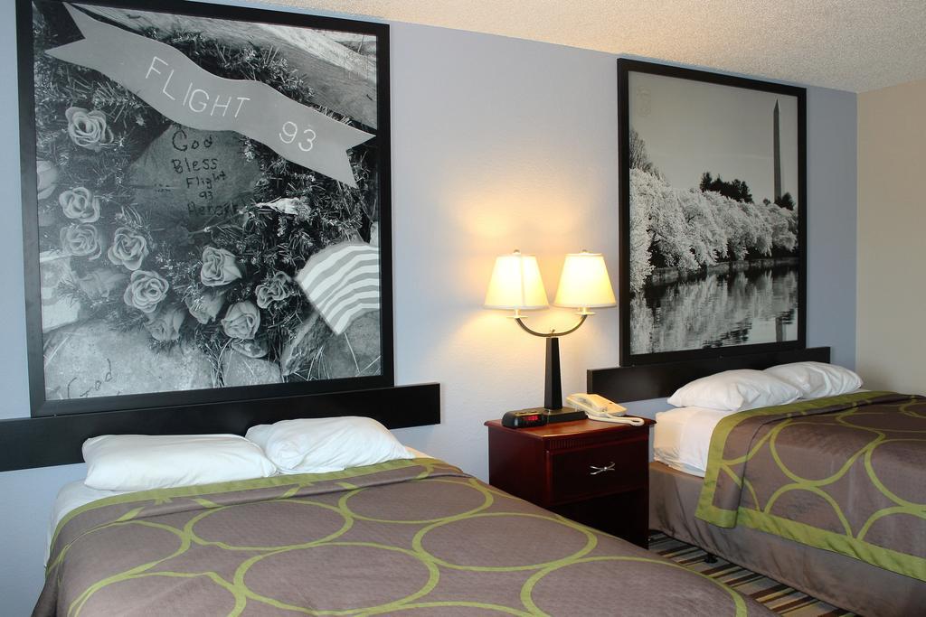 Super 8 By Wyndham Tuscaloosa Hotel Exterior foto