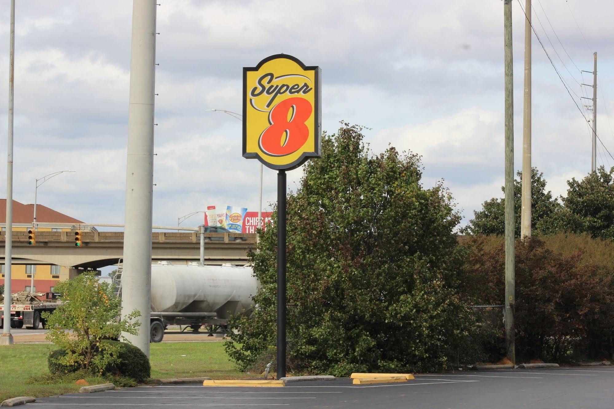 Super 8 By Wyndham Tuscaloosa Hotel Exterior foto